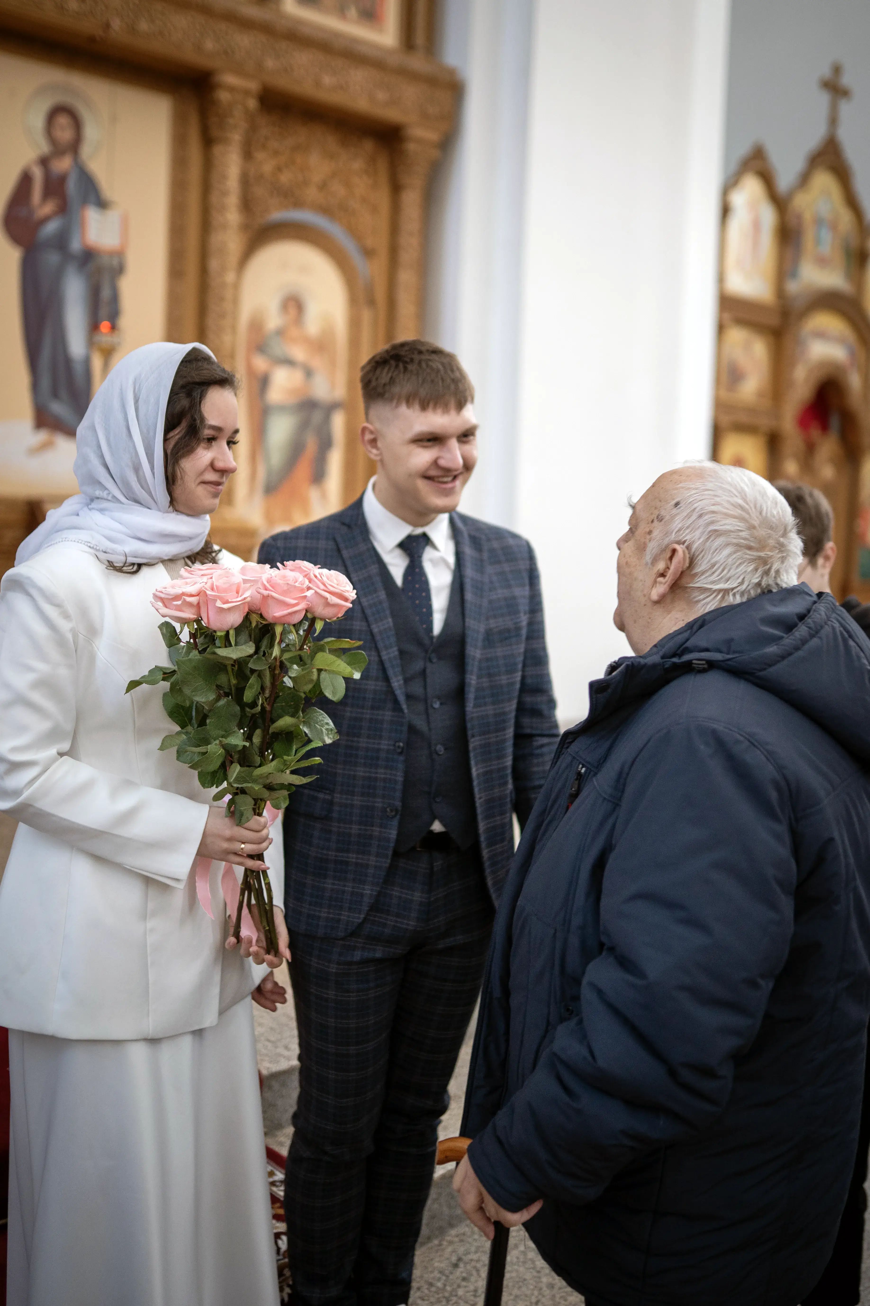 Александр, Вероника и дедушка на свадьбе